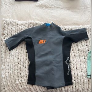 RARE Jamie Obrien Buell Short-Sleeve Wetsuit/Neoprene Swim Top in Gray and Black
